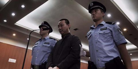 大叔骗15女生财色 3人曾堕胎