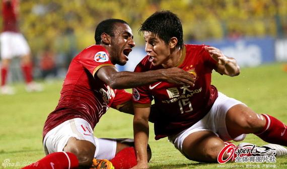 2013恒大夺冠赛季，穆里奇、孔卡大发神威令柏太阳神毫无招架之功