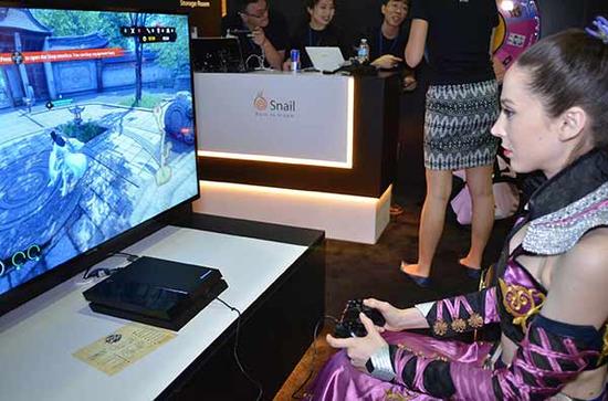 图4（孙月玮竟然在玩小白）