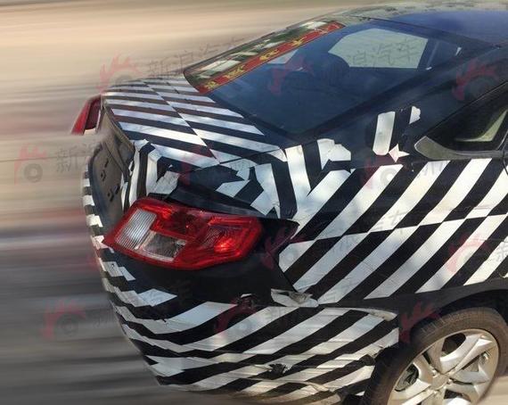 第二代帝豪测试车尾部