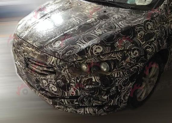 华晨全新F20轿车谍照