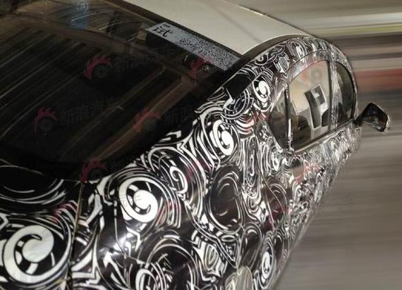 华晨全新F20轿车谍照