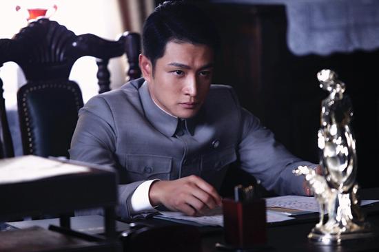 张明明 饰张书恒