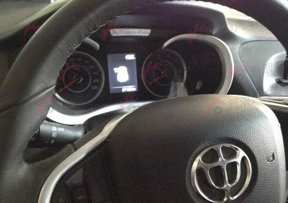 华晨全新F20轿车内饰