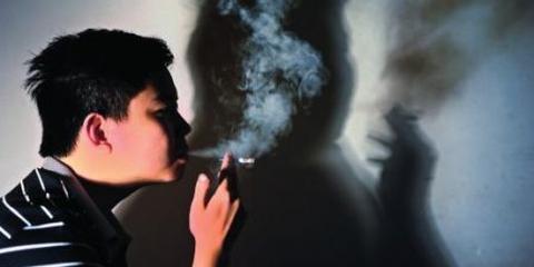 大学生4年抽700盒烟花费过万
