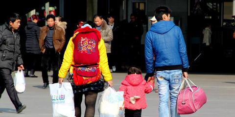 探亲假出台34年:多数人未休过