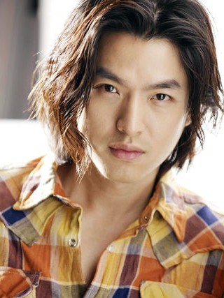 李威方否认露骨床照系前女友:只是个朋友