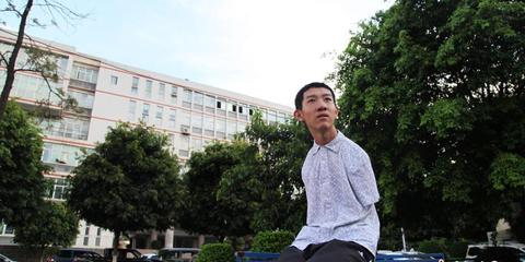 无臂考生高考603分:大学咋上