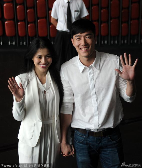 刘翔与葛天昔日恩爱照 (资料图)