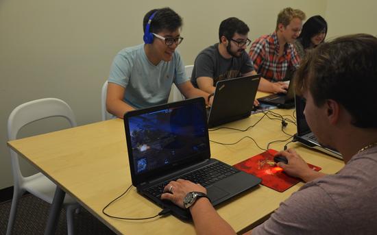 图09：《最后一炮》外籍玩家试玩