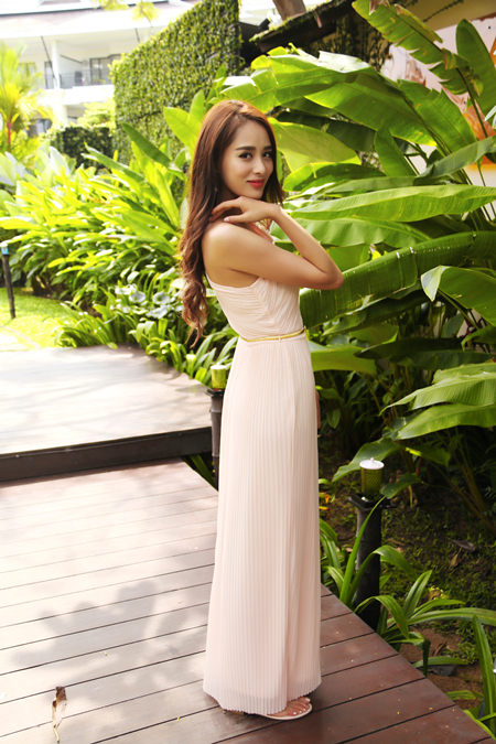 胡龄萌性感发声 翻唱《继承者们》主题曲