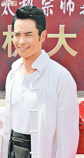 郑嘉颖在横店终于承认恋情，并希望大家给予空间。