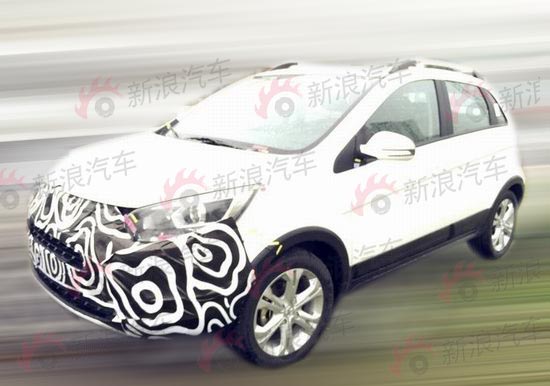 北汽小型SUV绅宝X25低伪谍照