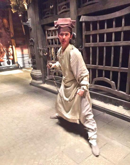 小鲜肉李恩晟出演捉妖记与姚晨互动