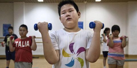 专家:爷爷奶奶易养出肥胖孩子