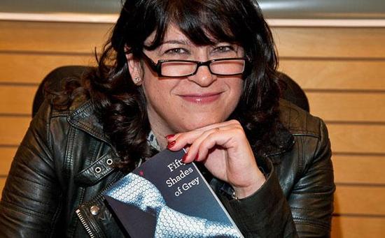 据国外媒体报道,情色小说《五十度灰》(fifty shades of grey)改编的