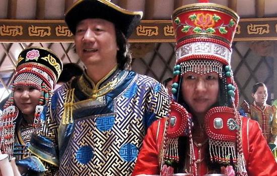 王军霞夫妇昔日合影
