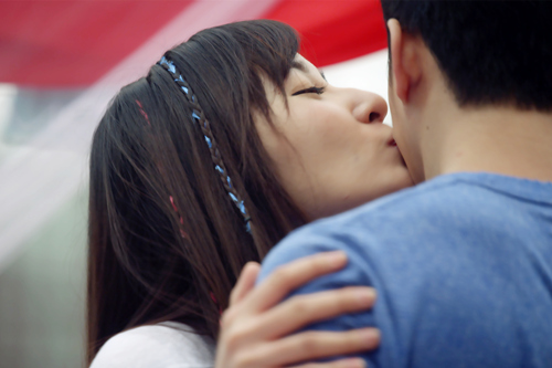 谢佳妤《艳遇》献荧幕初吻 网友喊让我来