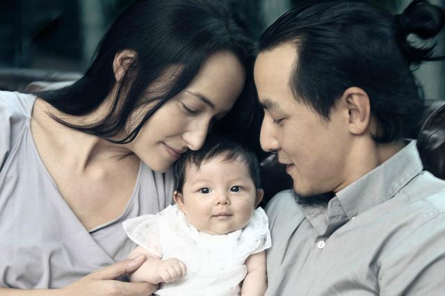 1990年,大儿子周厚安出生,93年女儿周厚恩出生