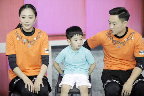 杨威回应质疑杨阳洋暖心独立是好孩子