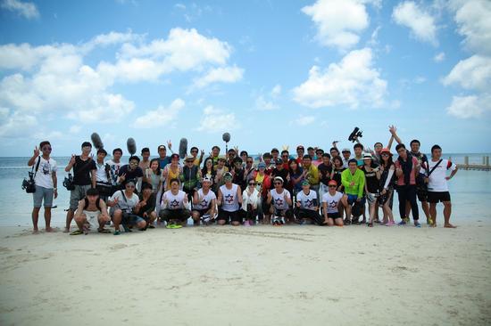 兄弟团及节目组大合影