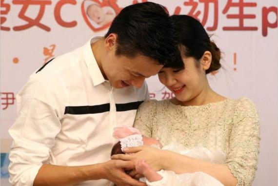 郜林和妻子为爱女办出生Party