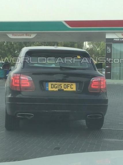 宾利Bentayga最新谍照曝光或明年首发