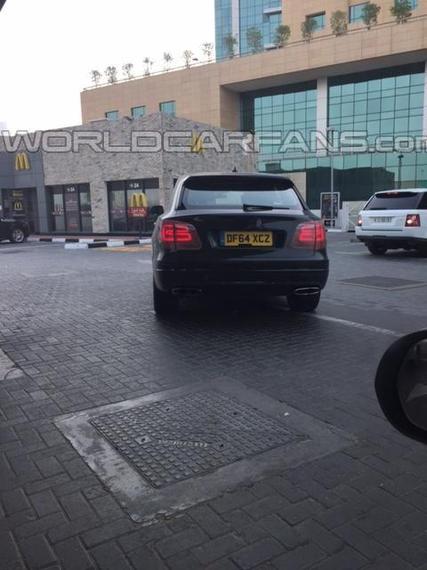 宾利Bentayga最新谍照曝光或明年首发