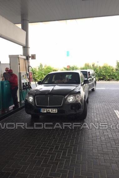 宾利Bentayga最新谍照曝光或明年首发