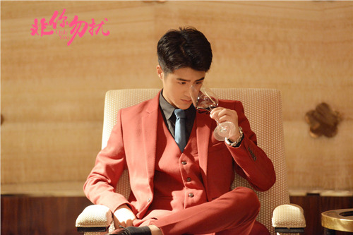 新浪娱乐讯 因《小时代》系列备受关注的"小鲜肉"姜潮[微博],其主演的