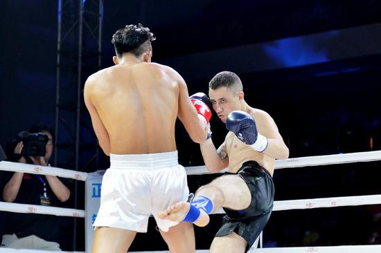 英雄传说中国队零封日本队 刘威秒杀拳王