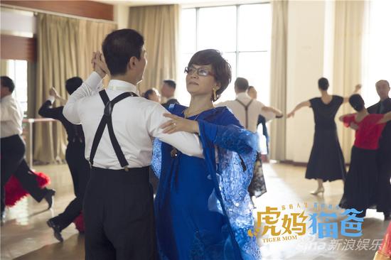 狐狸奶奶潘虹魅力不减遇强则强