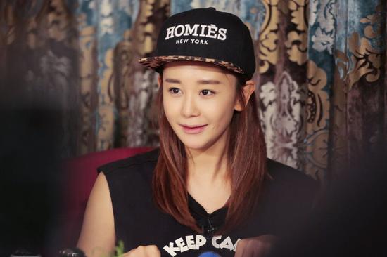 海陆现场接受采访