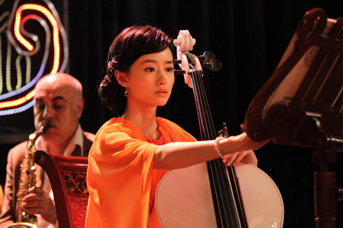 演员王雷[微博],乔乔,邓家佳[微博]联袂主演的大型抗日题材电视剧