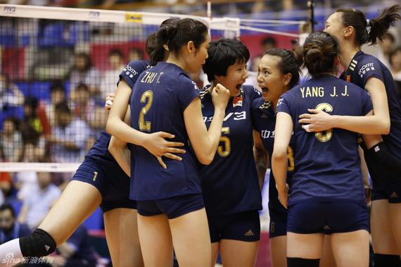 中国女排庆祝