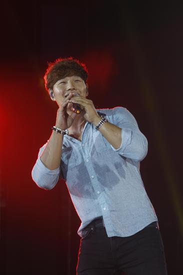 金钟国举办网络演唱会