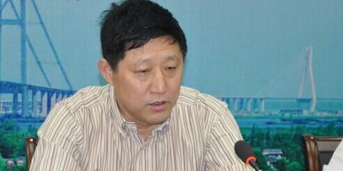 江苏官员受贿百万却不舍花钱