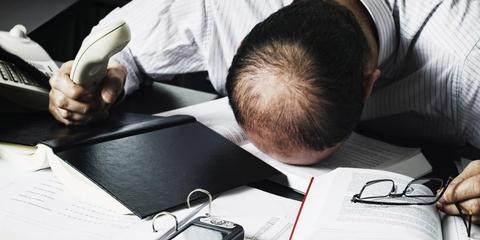 媒体:公务员周六上班于法无据