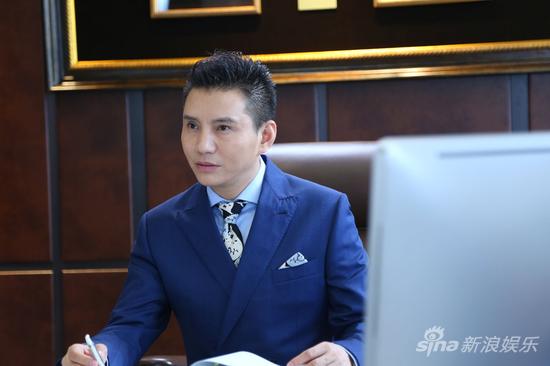 《暖男记》章小军本色出演成功人士尽显优雅