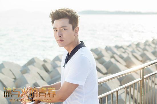 贾乃亮谈《冰与火》:一开始抗拒青春剧