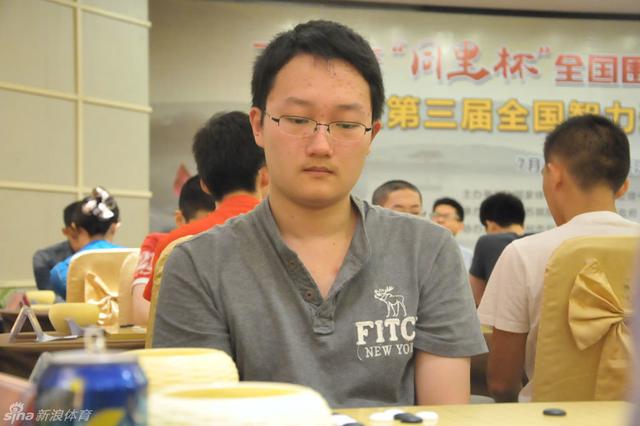 戎毅在段位赛上现场