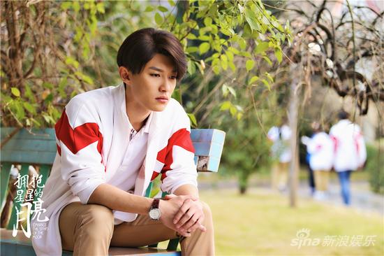 代旭饰演蒋佳楠