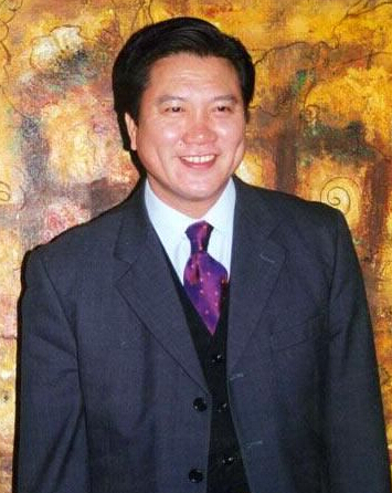 57岁万梓良患病暴肥30公斤 登台载歌载舞