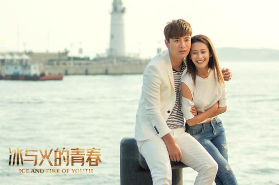 "冰火cp"贾乃亮和颖儿谱写校园纯爱