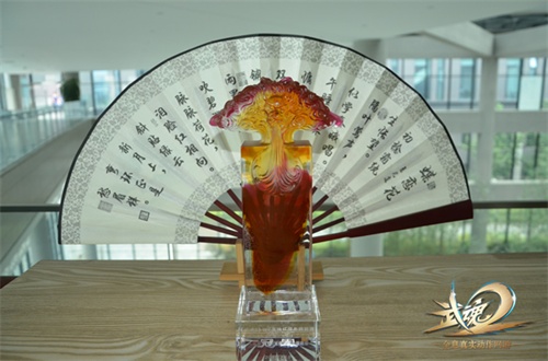 图5：限量版WE联赛冠军奖杯