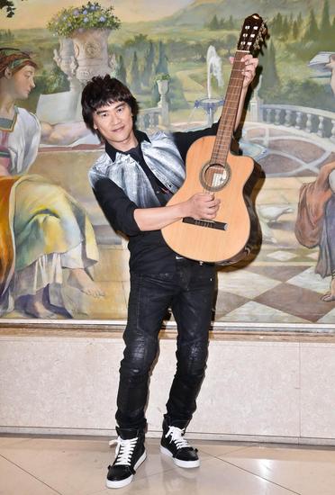 姚可杰开新专辑发布会邰正宵助阵送好礼