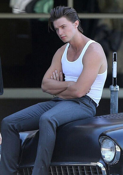 施瓦辛格大儿子拍广告 颜值爆表帅气有型