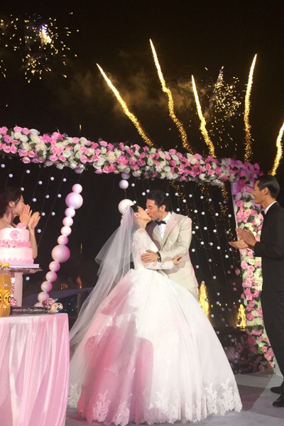 加油吧新郎收官丁一与白冰感动相拥