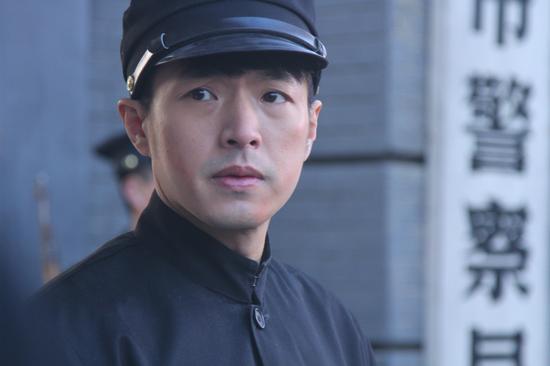 李威饰演望然