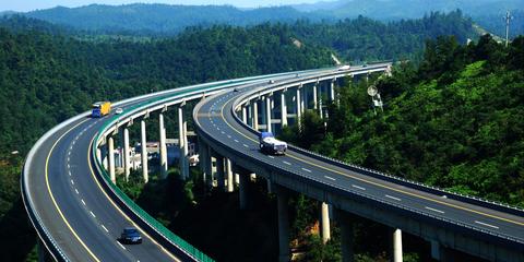 专家:高速收费最终是百姓获利